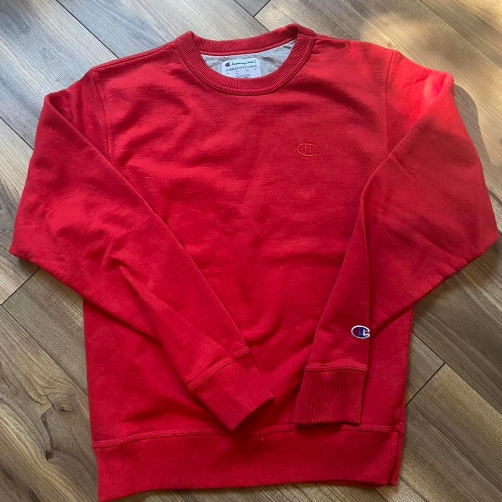 Champion red sweatshirt with embroidered logo on the chest size small‎
